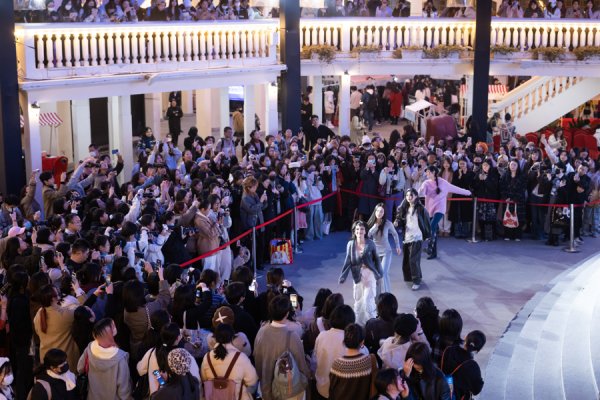 南京开户配资 戏剧如何走出剧场，情感如何融入日常？从业者们在上“周边”